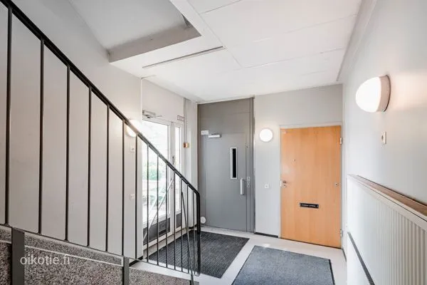 hallway_entrance