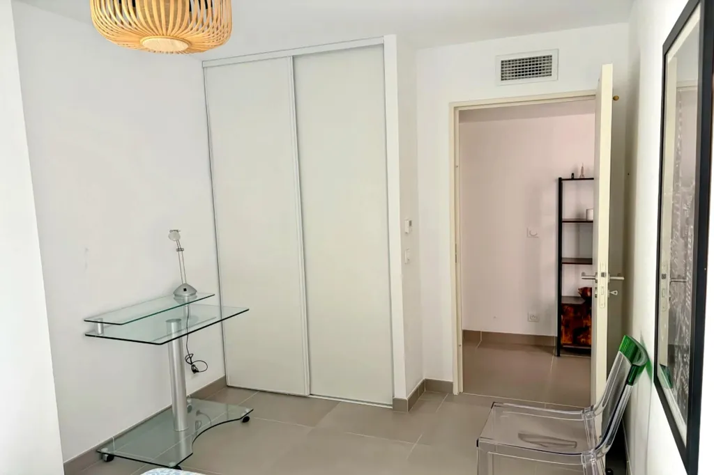 hallway_entrance