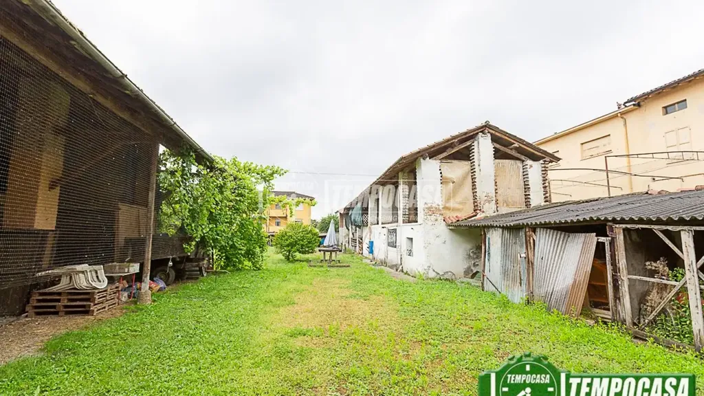Aed - Rustic Cottages to Renovate in Guardamiglio