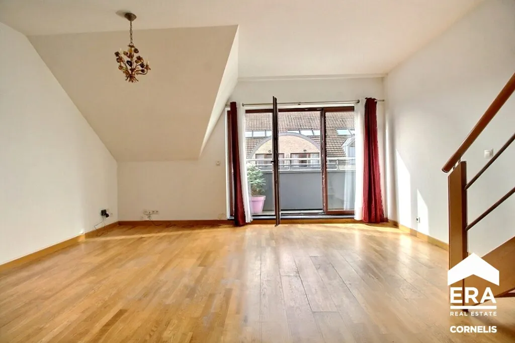 Soggiorno - Duplex Apartment with Terrace in Anderlecht