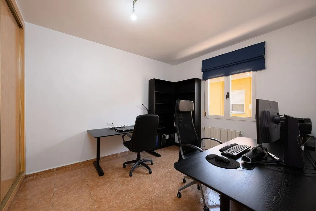 Bureau - Terraced House with Balcony in Tibi