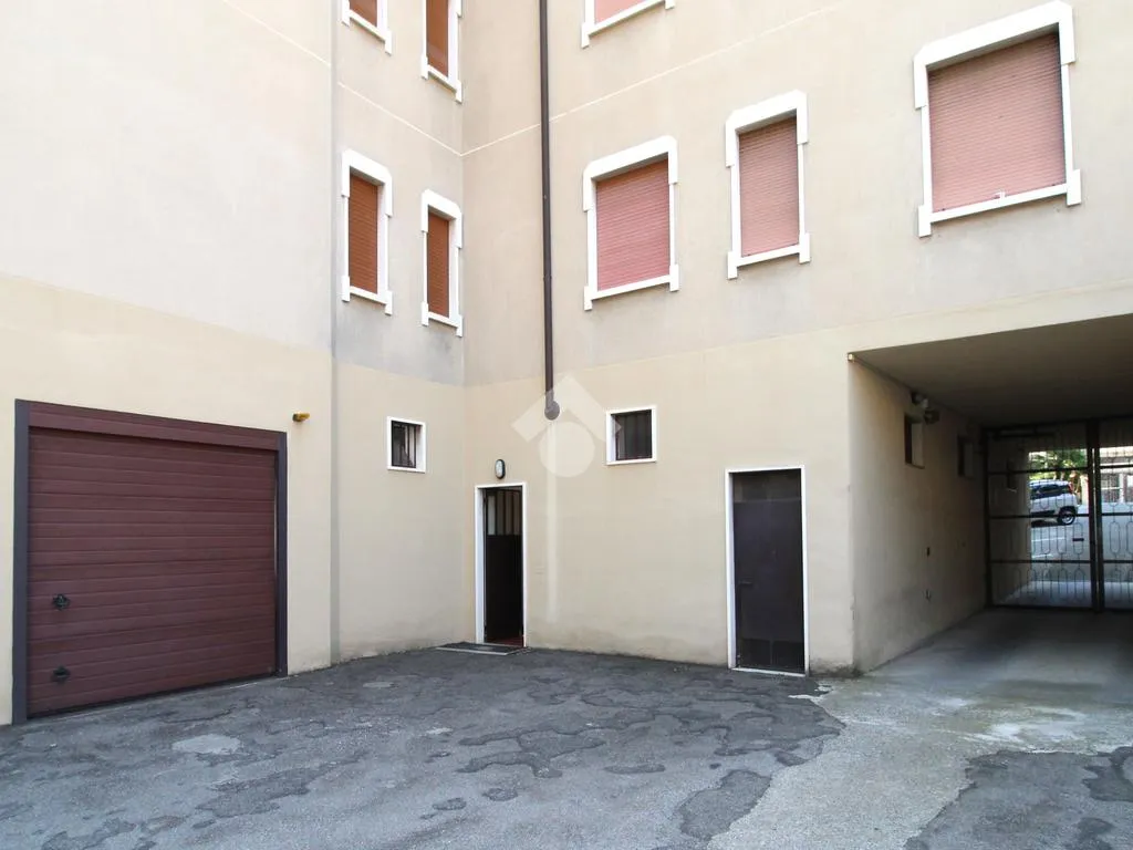 Extérieur - Apartment with Balcony and Garden in Brescia