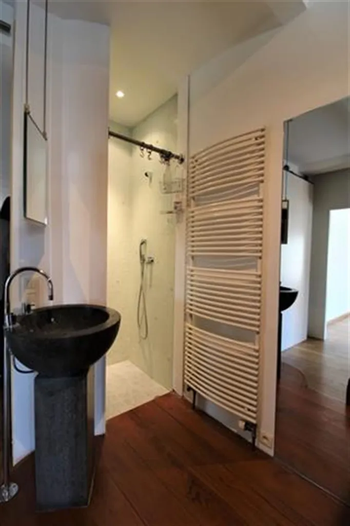 Salles de bain - Appartement de Luxe avec Garage et Jardin à Liège