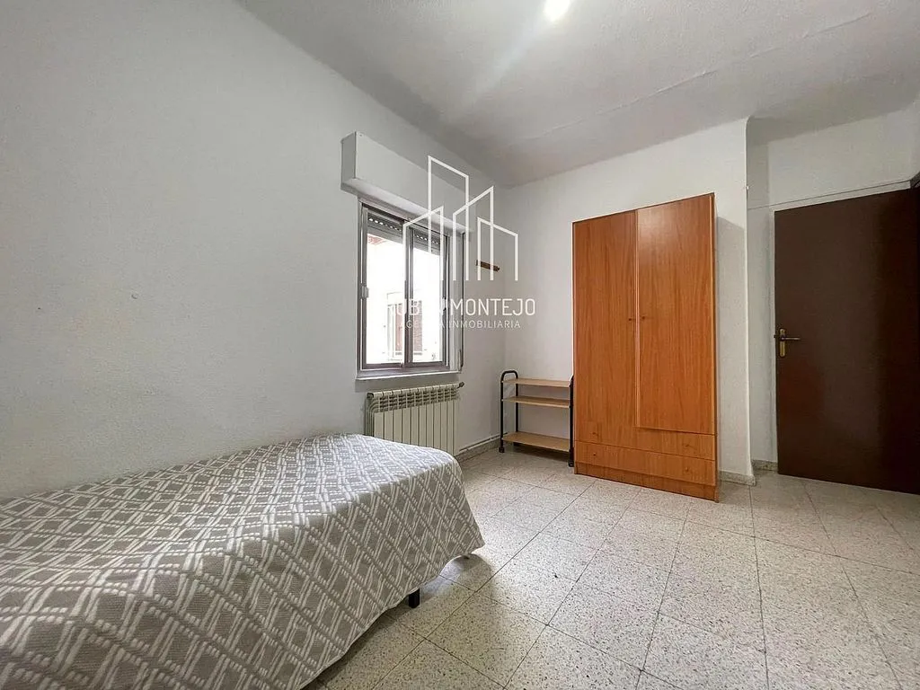 Bedrooms - Student Flat with Terrace in Carmelitas, Salamanca