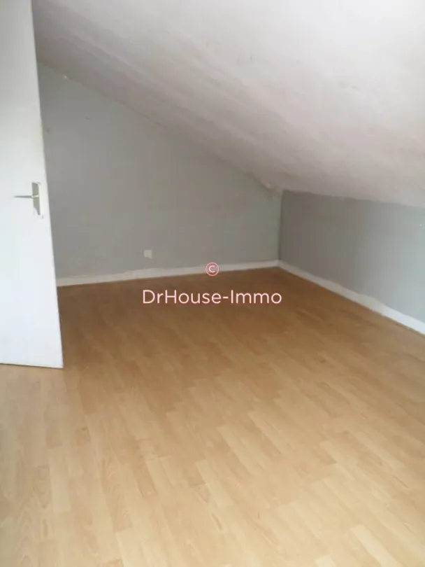 Toad - 7-Piece Property with Courtyard in Hiersac