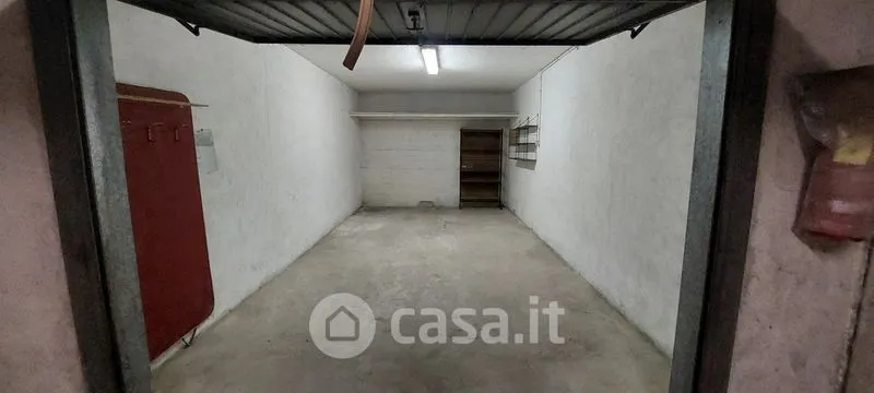 Garage - Central Quadrilocale with Balcony in Monforte d'Alba