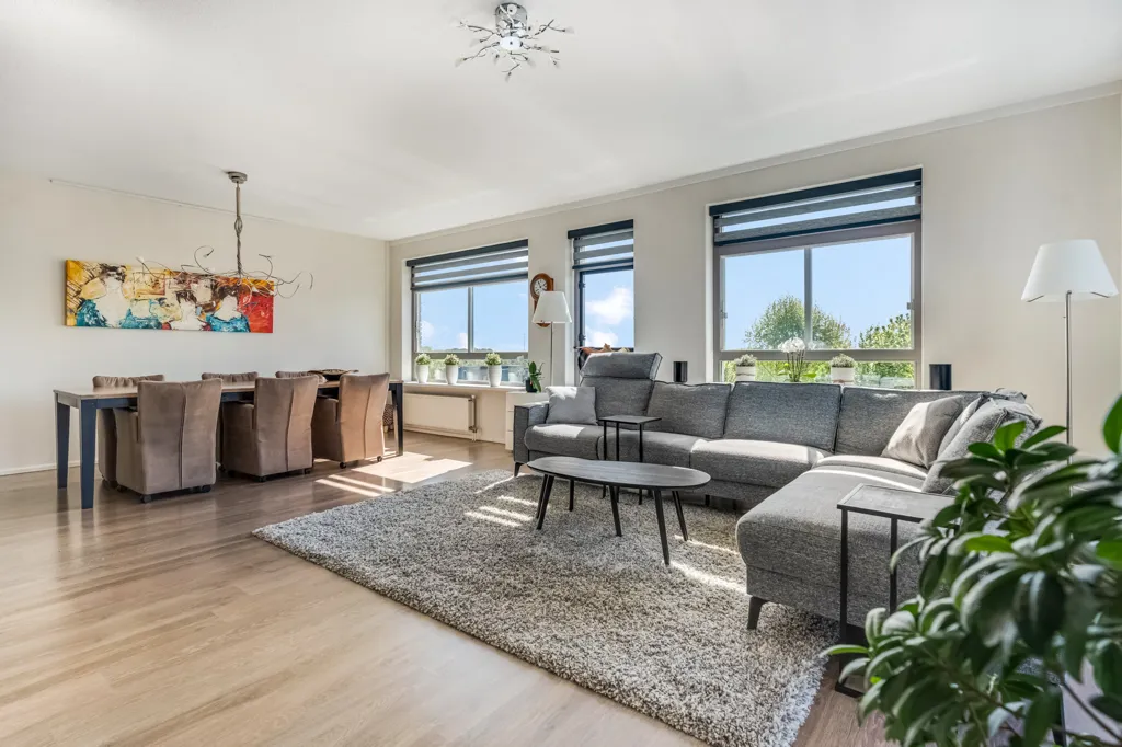 Elutuba - Luxury Corner Penthouse with Large Terrace in Almere