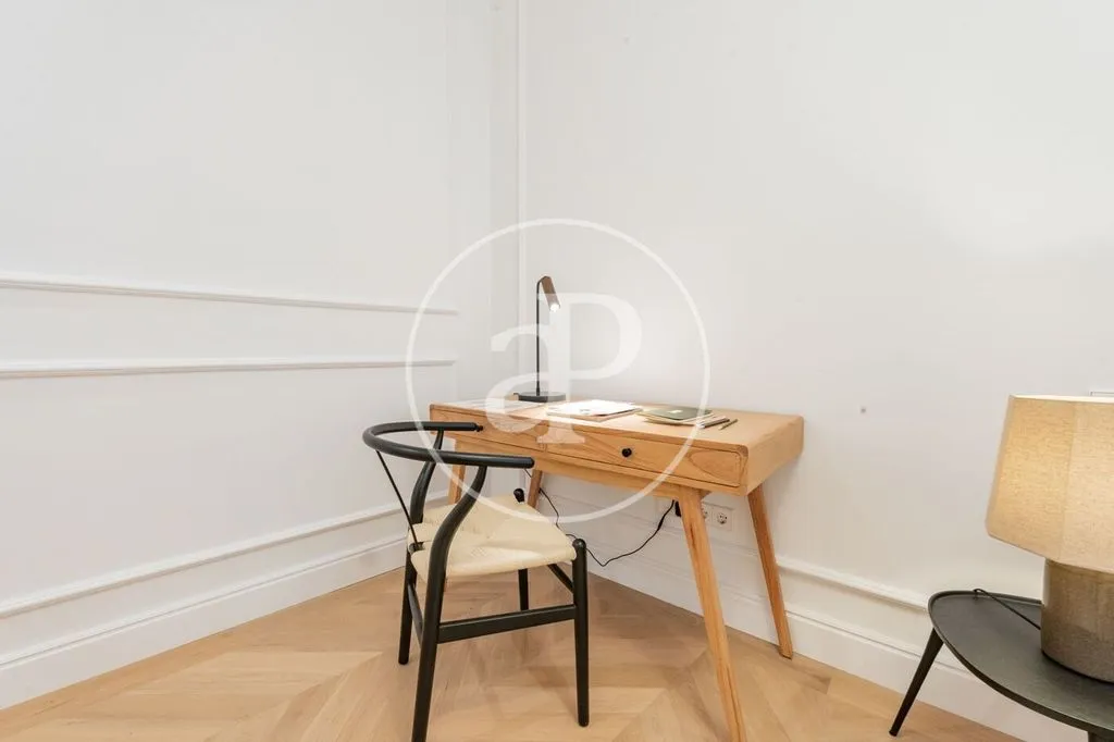 Studio - Refurbished Flat with Balcony in Chueca, Madrid