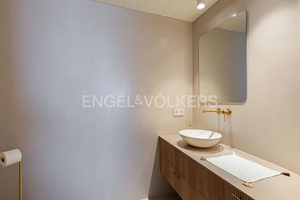 Vannitoad - Renovated Penthouse with Terraza in La Seu