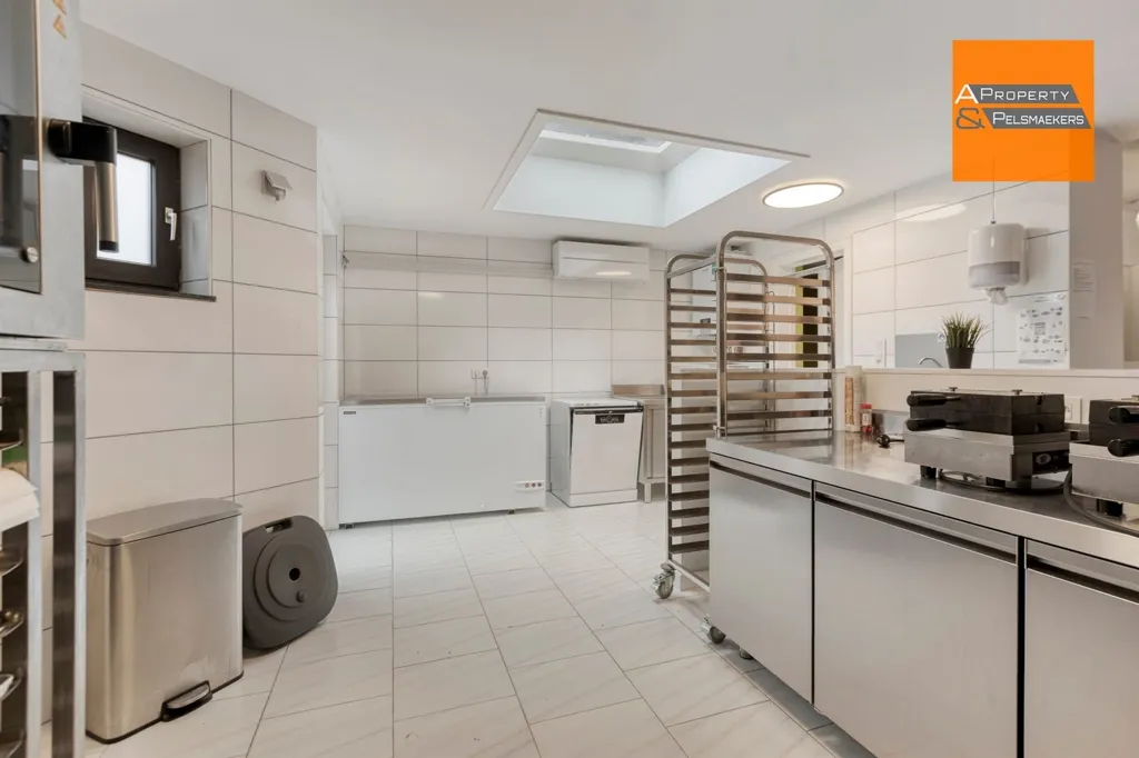 Cuisine - Local Commercial avec Appartement à Sterrebeek