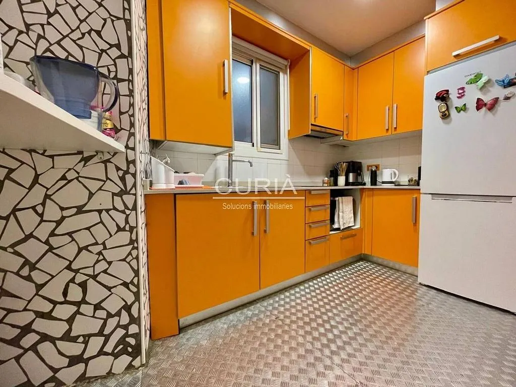 Kitchen - Bright Apartment with Balcony in Historic Centre
