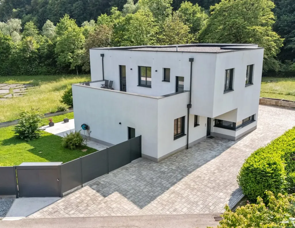 Aerial - Luxury Villa with Lake View in Ohlsdorf
