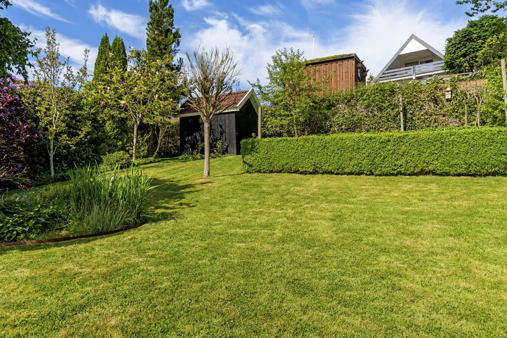Jardin - Architect-Designed Villa with Ådalen View