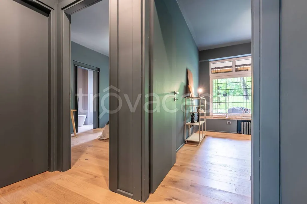 Entrée - Design Refined Ground Floor Apartment in Turin