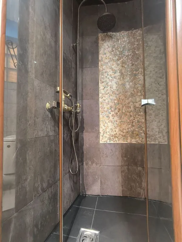 Bathrooms - Apartment with Ascender in Repeléga Centre