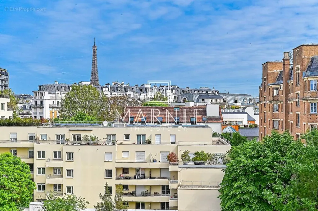 Balcon - Appartement avec Vue Tour Eiffel au 15ème Arrondissement