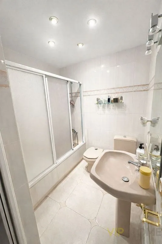 Salles de bain - Chalet with Mountain Views in Golf Costa Brava