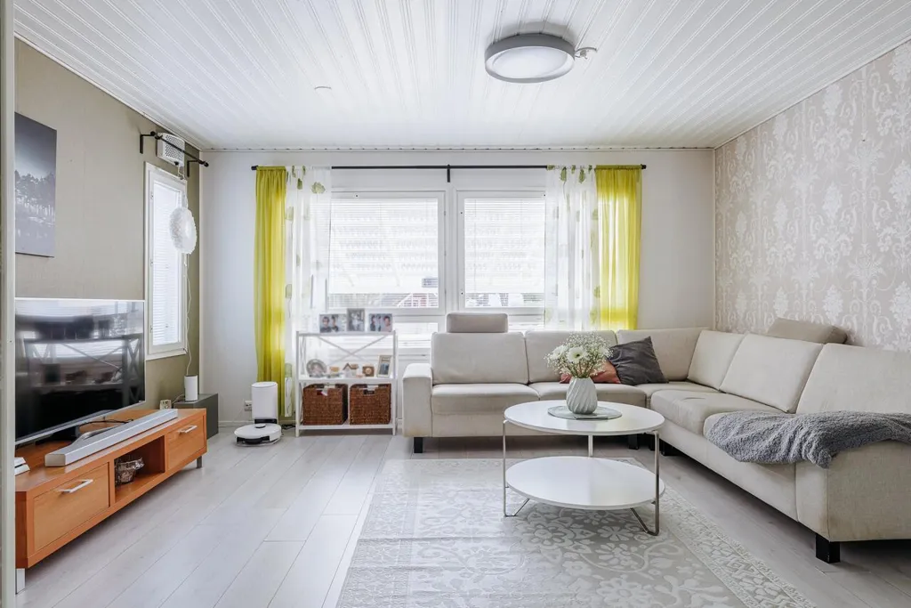 Living Room - Spacious Apartment with Sauna in Hyllykallio