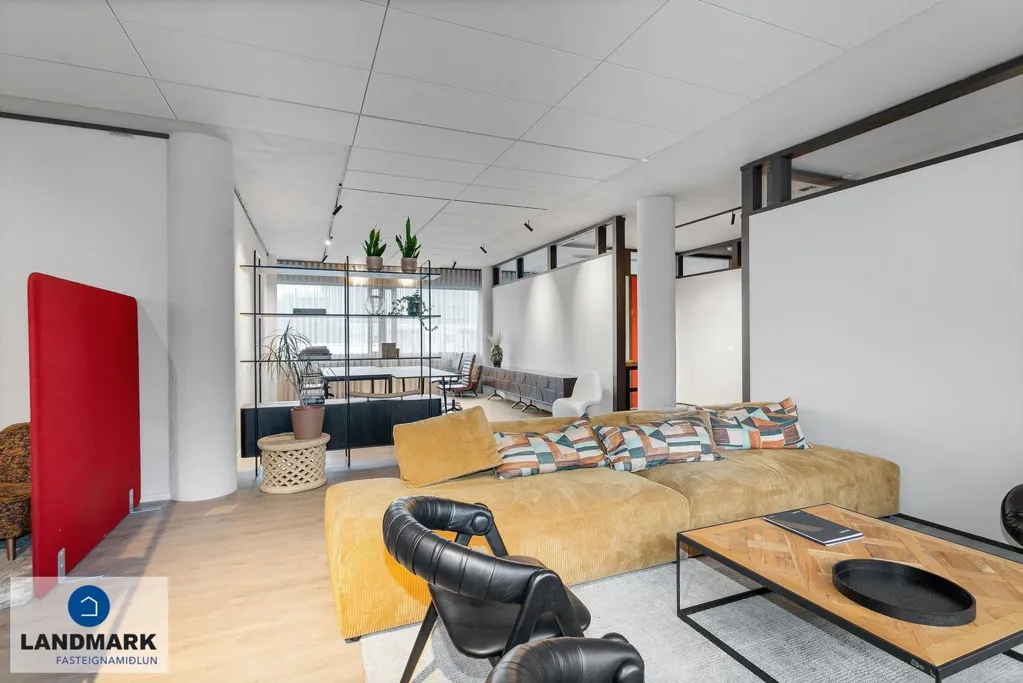 Soggiorno - Renovated Retro Office Space in Reykjavik