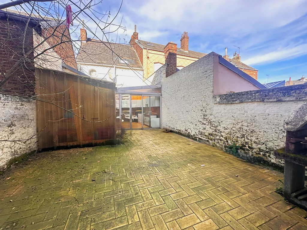 Jardin - Maison de Ville à Rénover avec Cour à Caudry