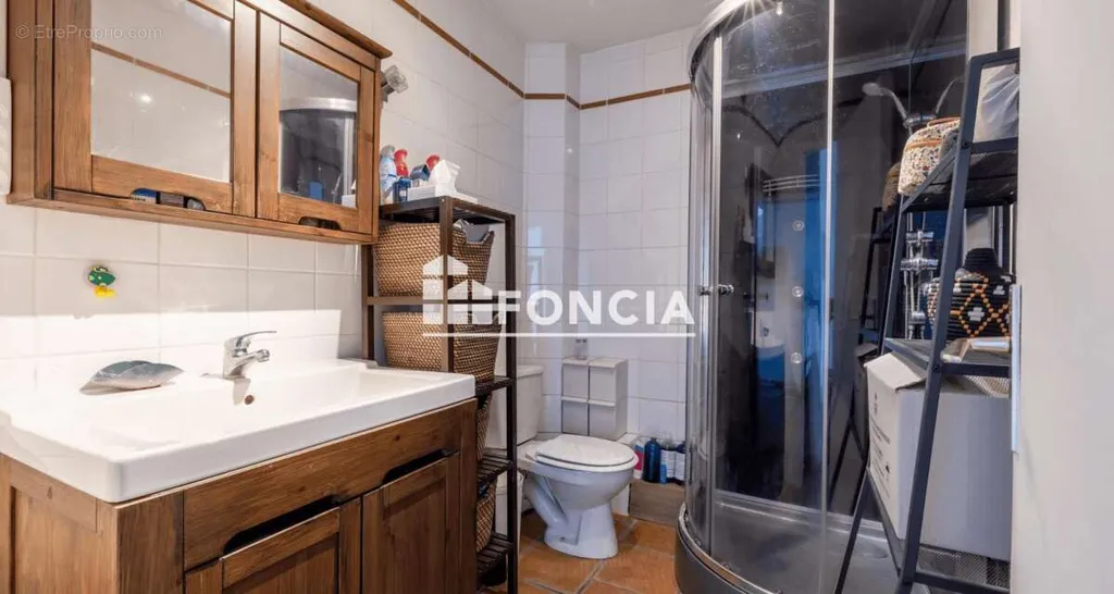 Vannitoad - Bright 2-Bed Flat with Parking in Faubourg des Trois Maisons