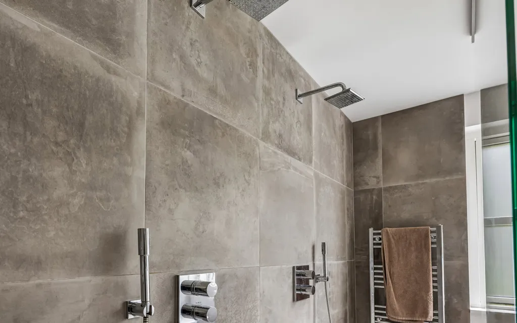 Salles de bain - Modernised Villa with Garden in Pip Quarter