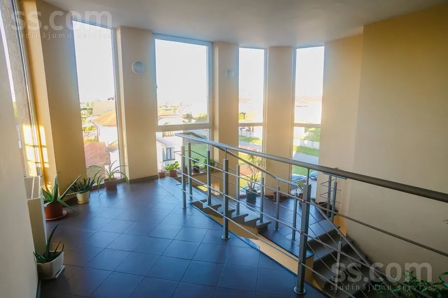Pièces - 5-Bedroom Apartment with River View in Salaspils