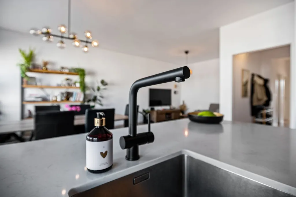 Cucina - Renovated Apartment with West Terrace in Berchem