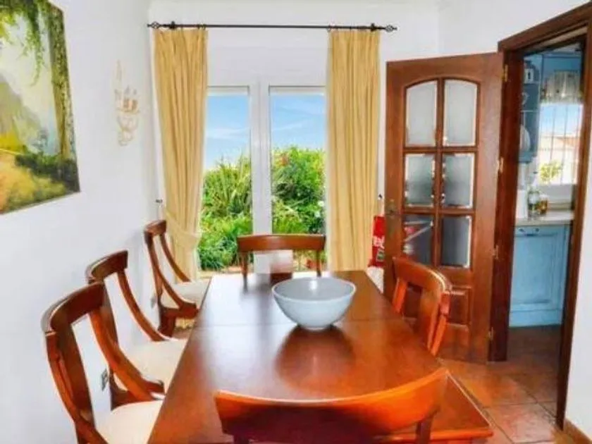 Söögituba - Chalet with Sea View in Pueblo Nuevo
