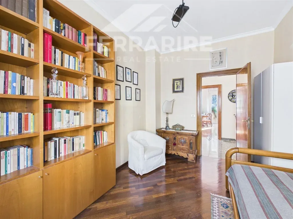 Bureau - Luxury Apartment with Terrace in Prati, Rome