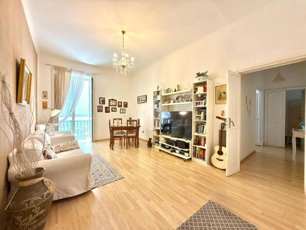 Soggiorno - Rearranged Apartment with Balcony in Naples