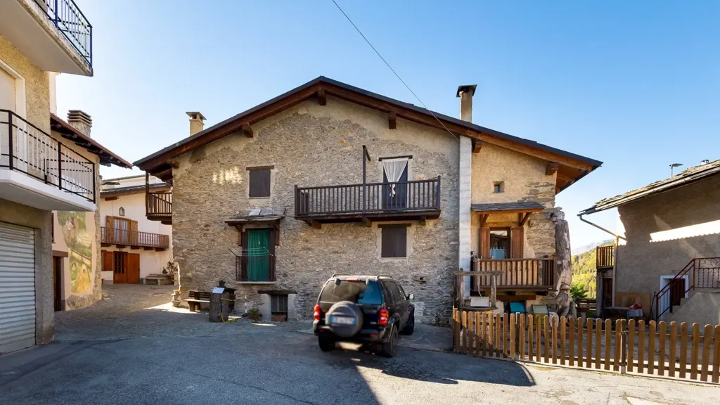 Extérieur - Rustic Mountain Chalet with Courtyard in Sampeyre