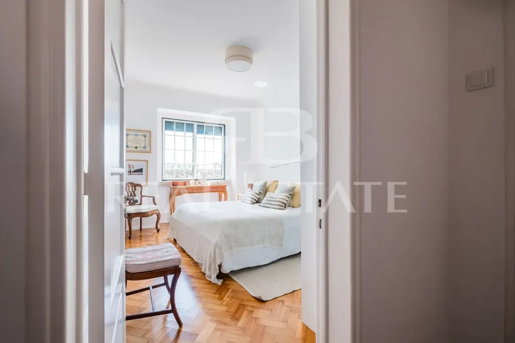 Bedrooms - Renovated Apartment with River View in Restelo