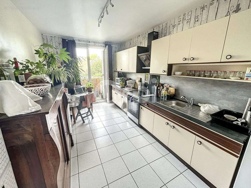 Cuisine - Appartement avec balcon à Brive-la-Gaillarde