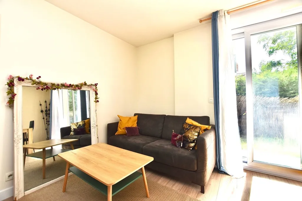 Séjour - Appartement avec Jardin Privatif à Paris