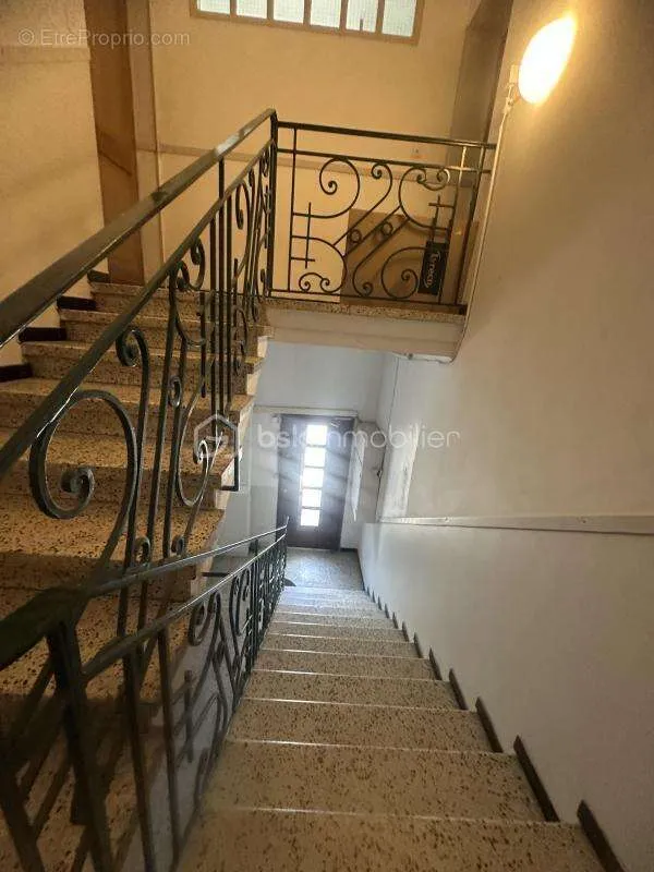 Stanze - Apartment Block with Parking in Saint Martin de Valgalgues