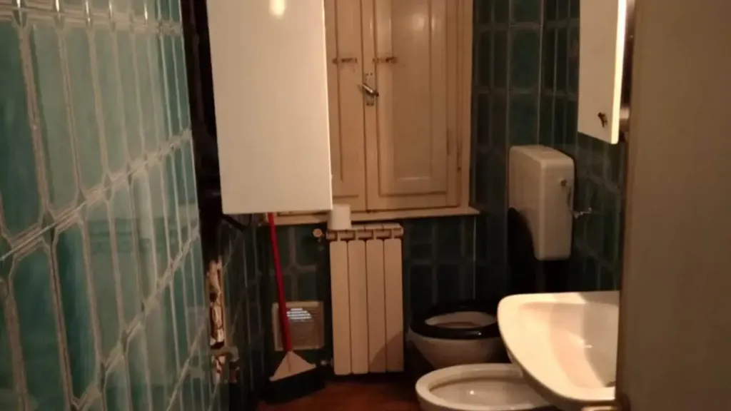 Bagni - Office Apartment with Dual Access in San Casciano