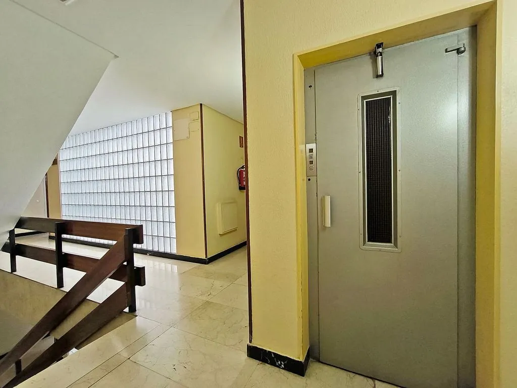 Hallway - Modernised Flat with East View in Chamartín
