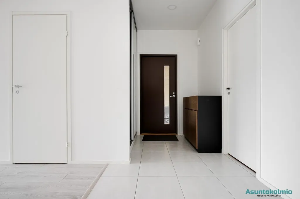 hallway_entrance