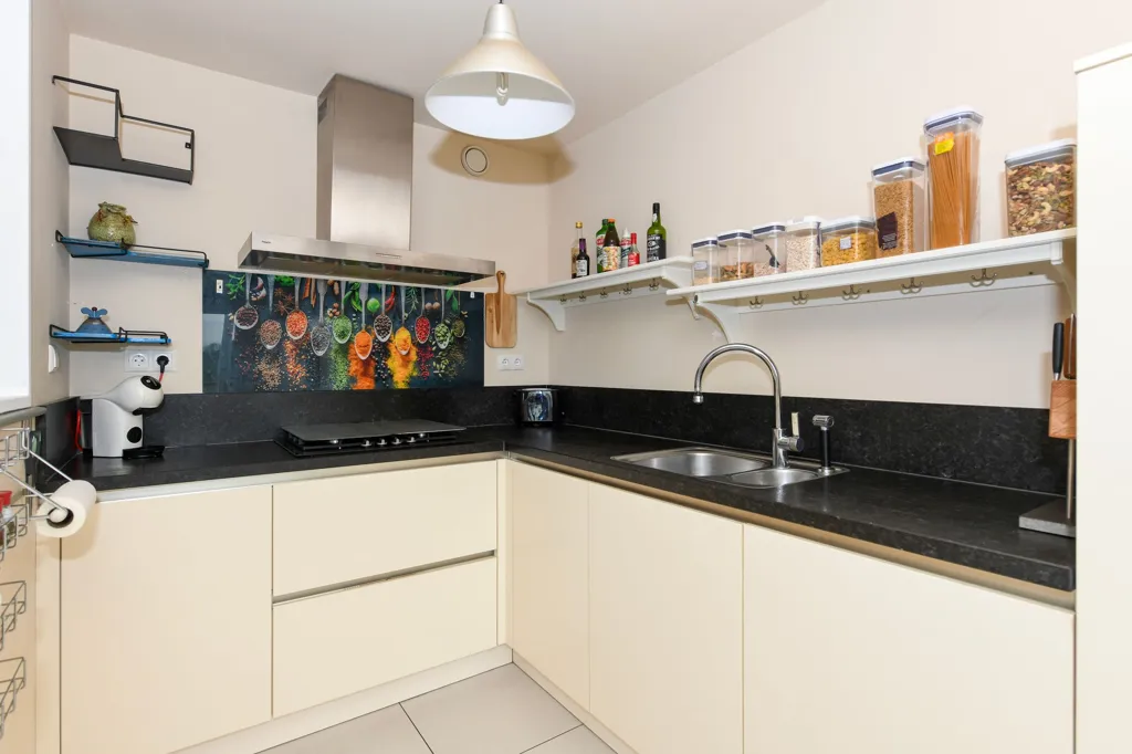 Cuisine - Corner Flat with Balcony in Schothorst