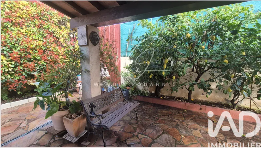 Terrace - Charming 4-Piece House with Garden in Var