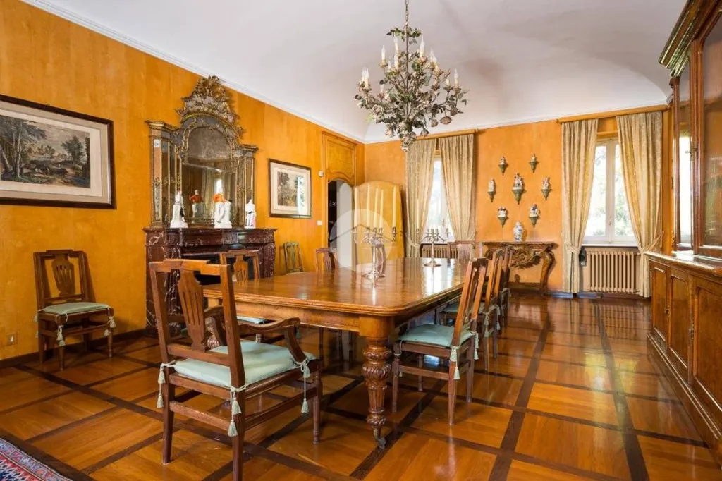 Dining Room - Historic Villa with Garden and Pool in Pianezza