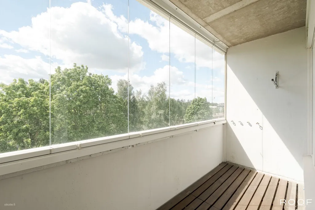Rõdu - Bright Apartment with Balcony in Salo