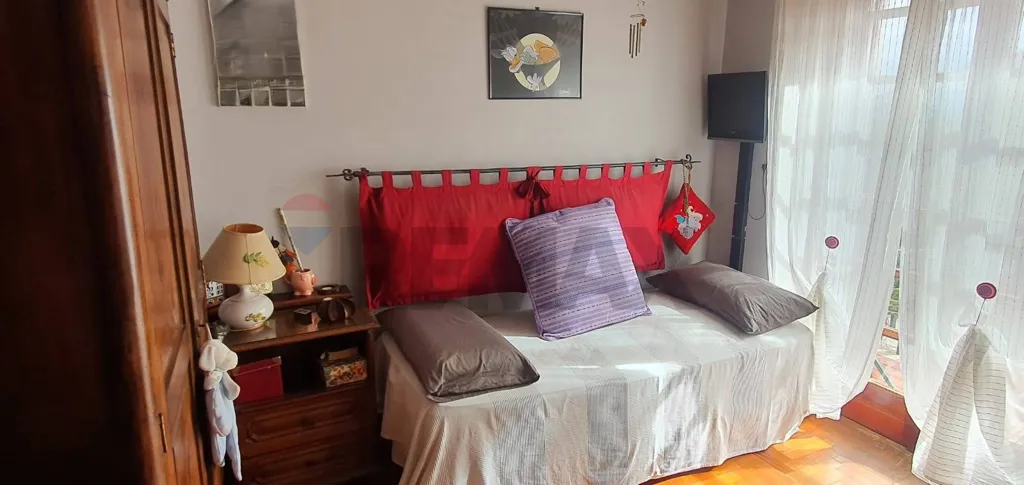Chambres - Maison 10 pièces à IT