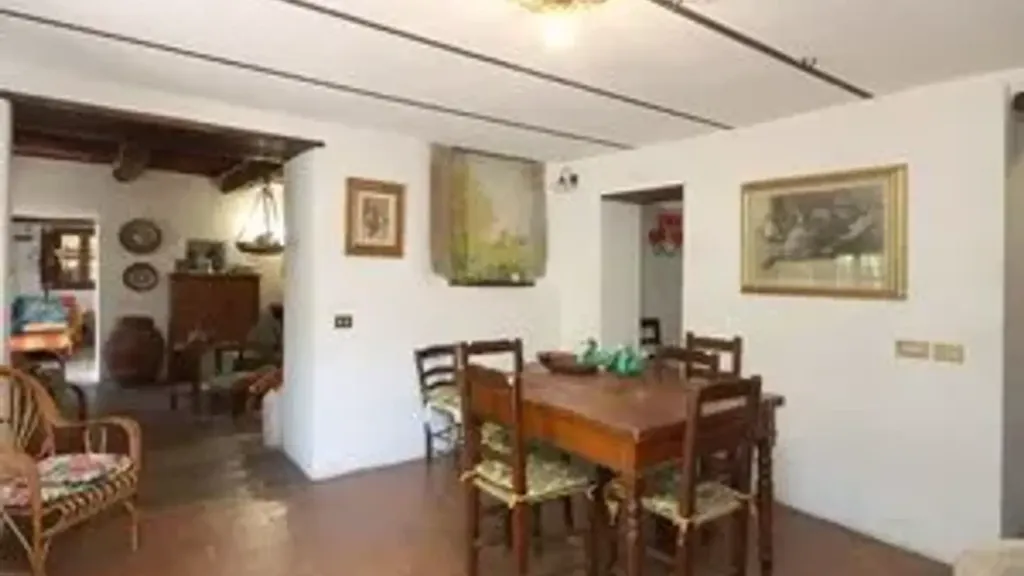 10-room house in IT
