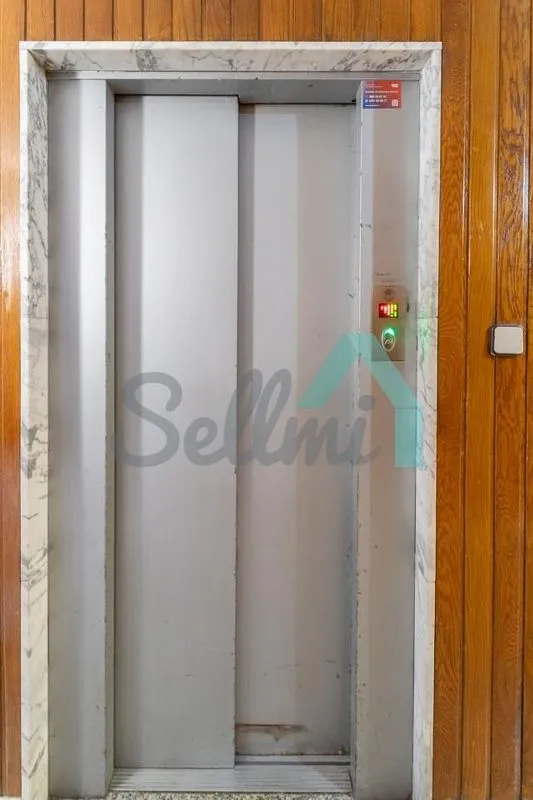 Esik - Furnished Flat with West View in Oviedo
