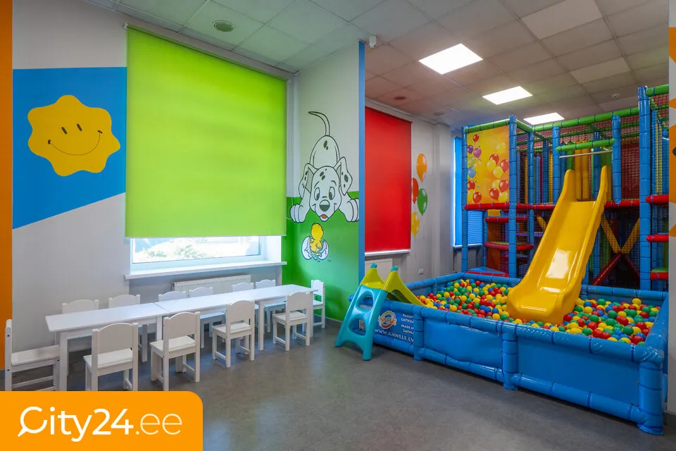 Toad - Office Space with Direct Street Access in Riga