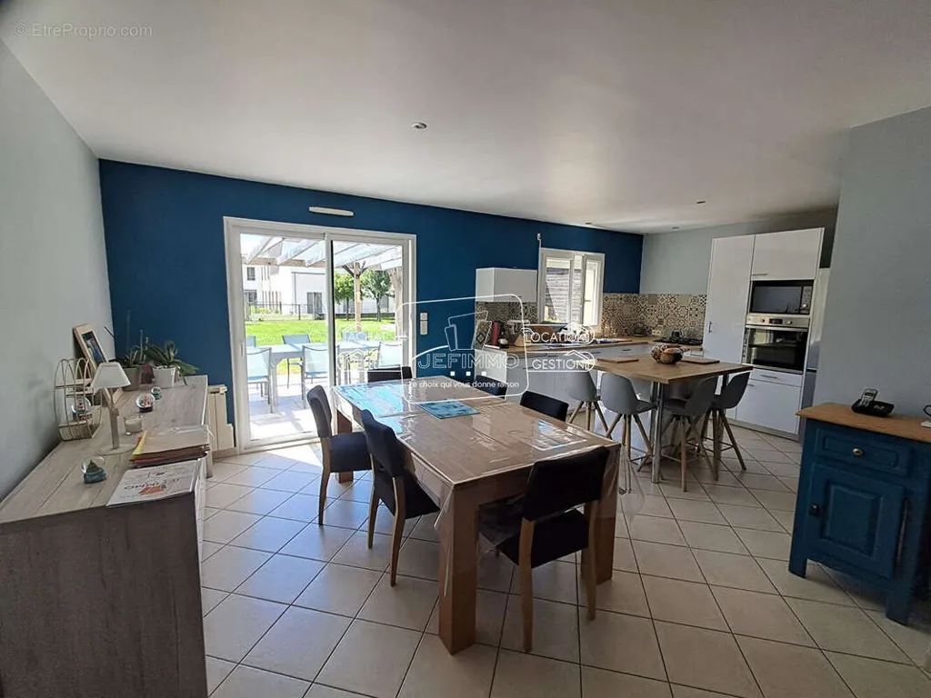 Söögituba - Charming Bungalow with Garden near Village