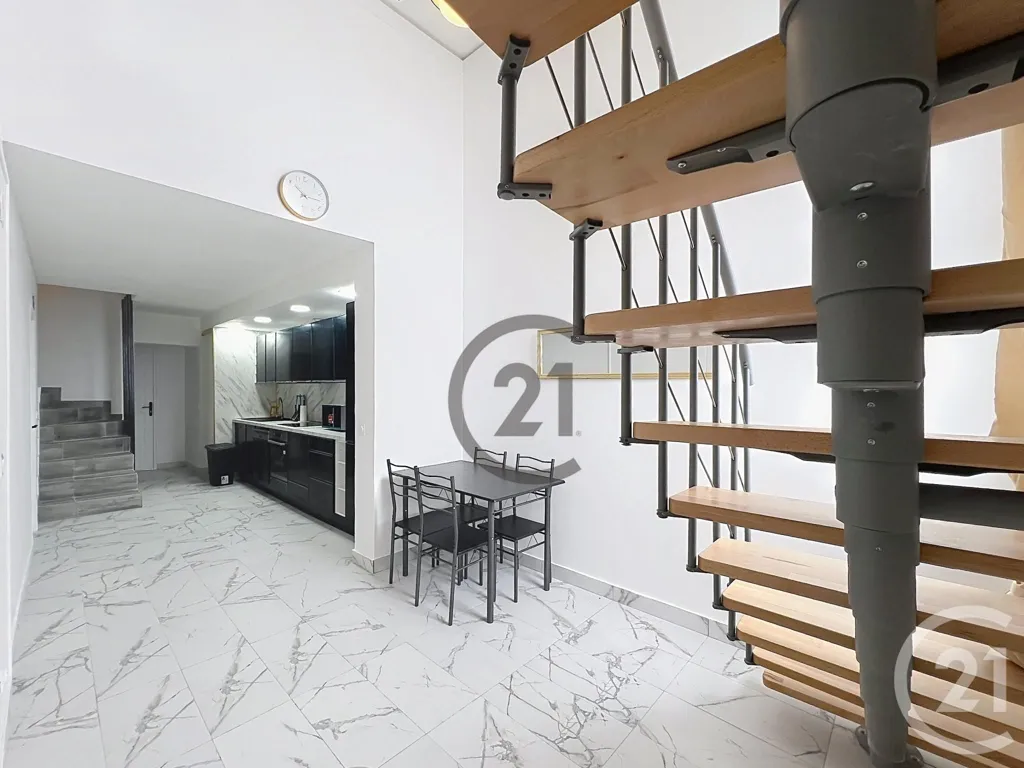 Pièces - Chambre en Colocation Rénovée avec Balcon à Le Mée-sur-Seine