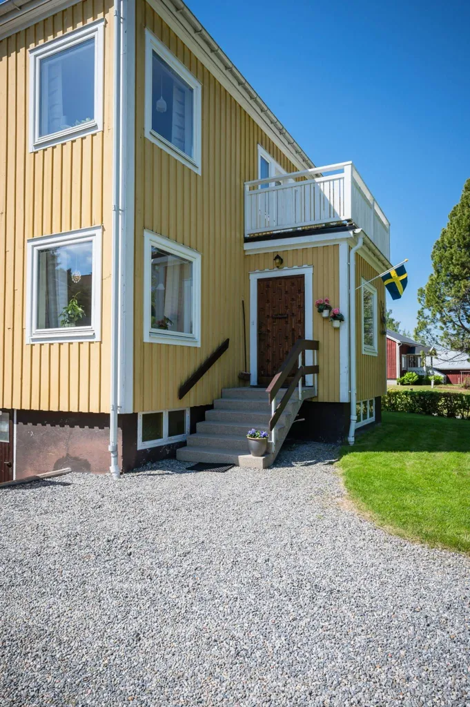 Exterior - Renovated Villa with Garden near School